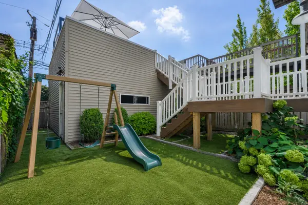 3653 N Bosworth AVE, Chicago, IL 60613