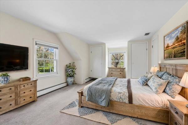 44 W Indian Trail RD, Tower Lakes, IL 60010