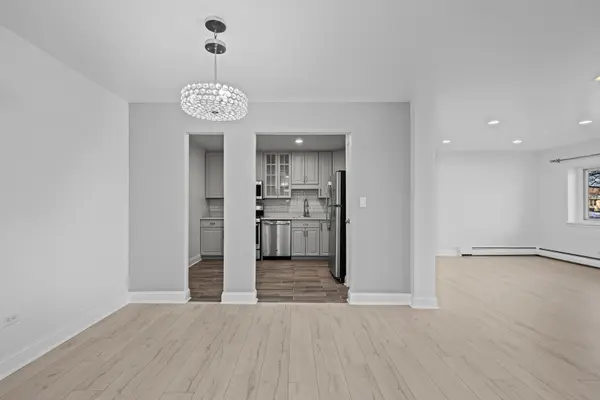 525 S Cleveland AVE #104, Arlington Heights, IL 60005