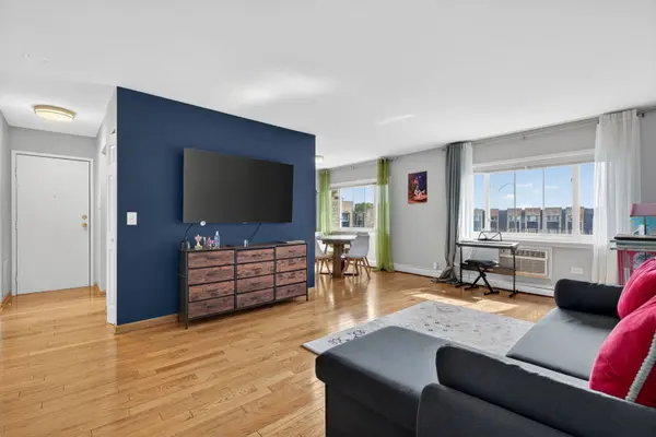 8659 W Foster AVE #3B, Chicago, IL 60656