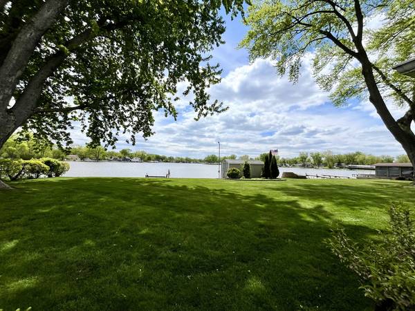 2401 Fairview AVE, Johnsburg, IL 60051