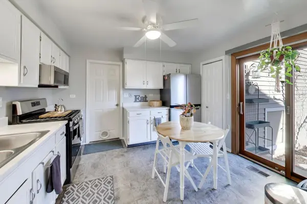 181 W Fabish DR, Buffalo Grove, IL 60089