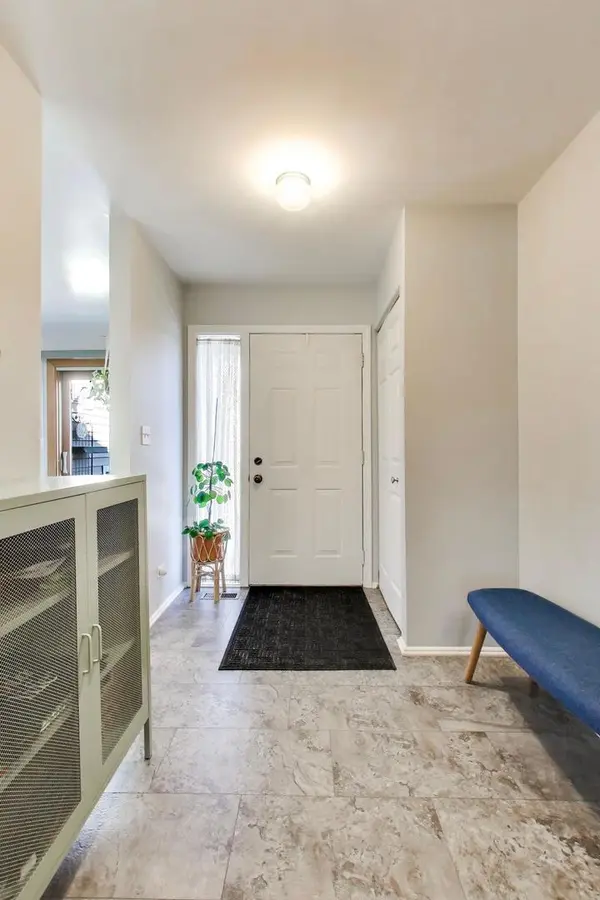 181 W Fabish DR, Buffalo Grove, IL 60089