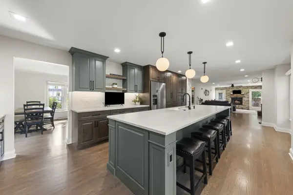 305 Richard RD, Naperville, IL 60540
