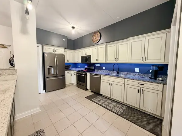 9730 Koch CT #2F, Orland Park, IL 60467