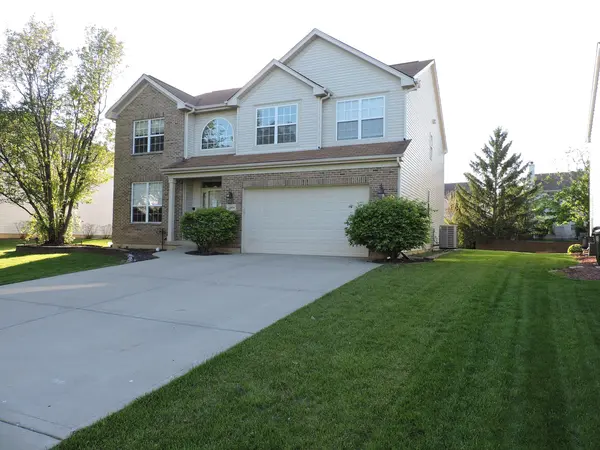 2906 Glenarye DR, Lindenhurst, IL 60046