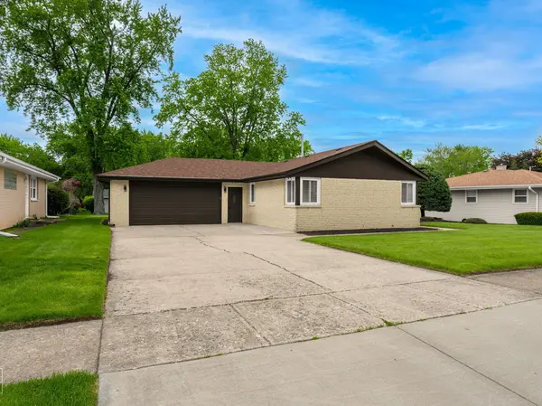 1011 Maitland DR, Lockport, IL 60441