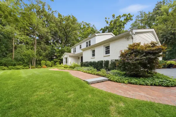 6807 Rhode Island TRL, Crystal Lake, IL 60012
