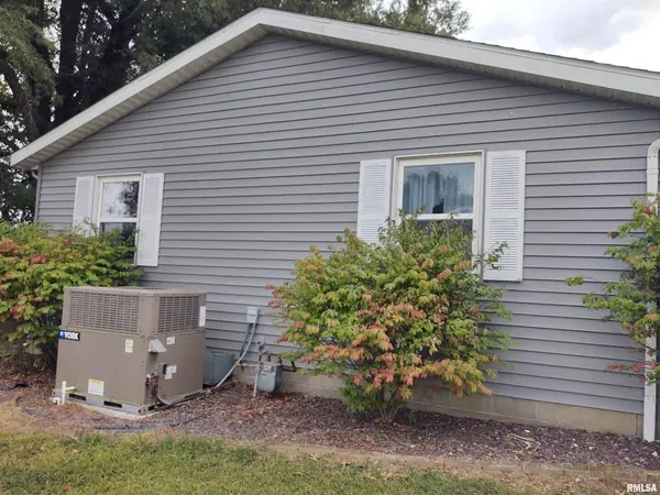 110 Stork ST, Anna, IL 62906