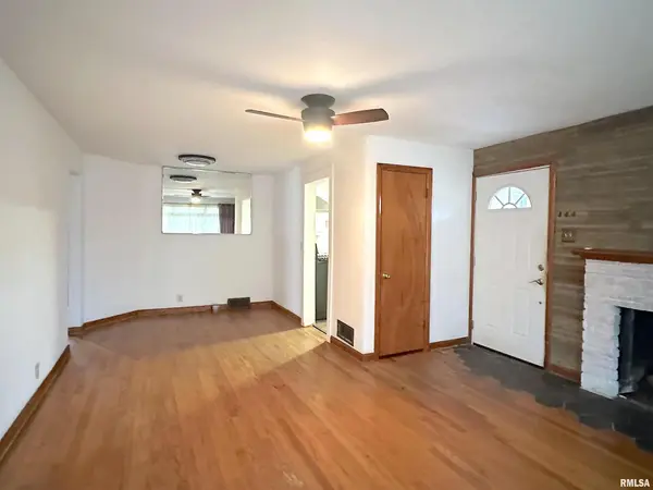 1206 W Chautauqua ST, Carbondale, IL 62901