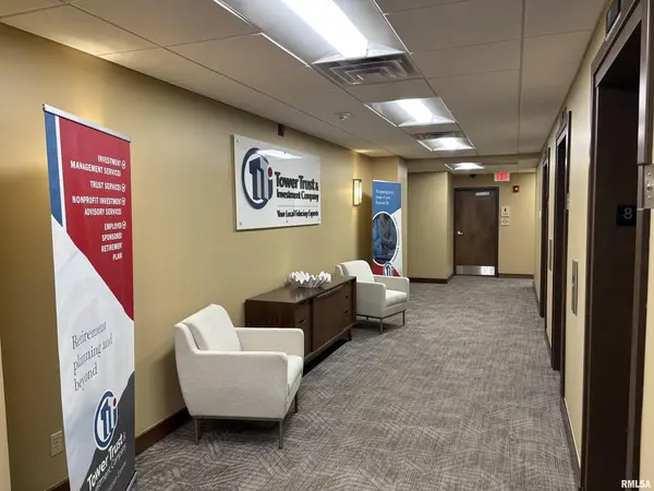 100 E KIMBERLY RD, Davenport, IA 52806