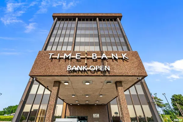 100 E KIMBERLY RD, Davenport, IA 52806