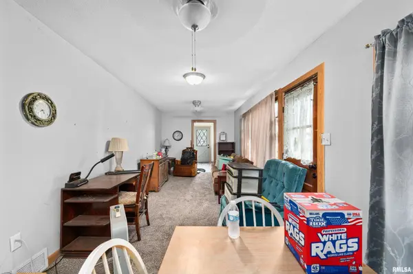242 S STATE AVE, Hampton, IL 61256-9638