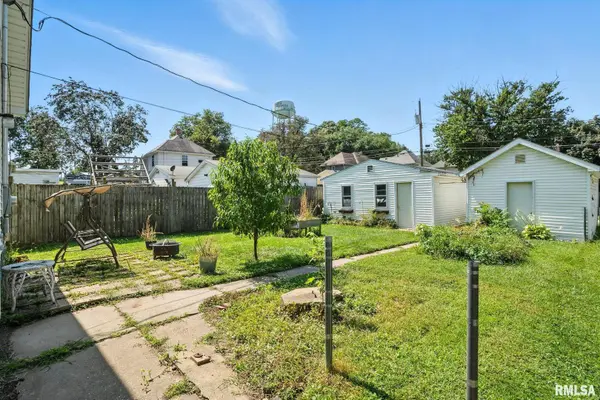 142 11TH ST, Silvis, IL 61282
