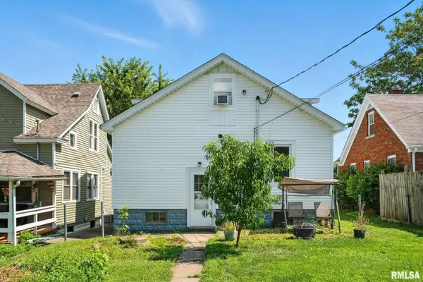 142 11TH ST, Silvis, IL 61282