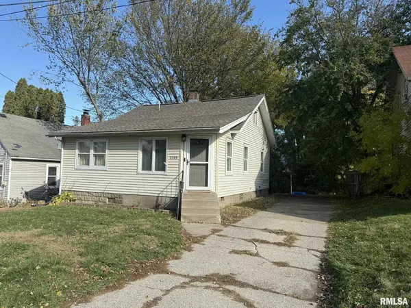 2209 39TH ST, Rock Island, IL 61201
