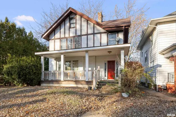 402 E RUSHOLME ST, Davenport, IA 52803