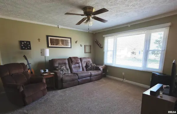612 N 5TH PL, Eldridge, IA 52748-1175