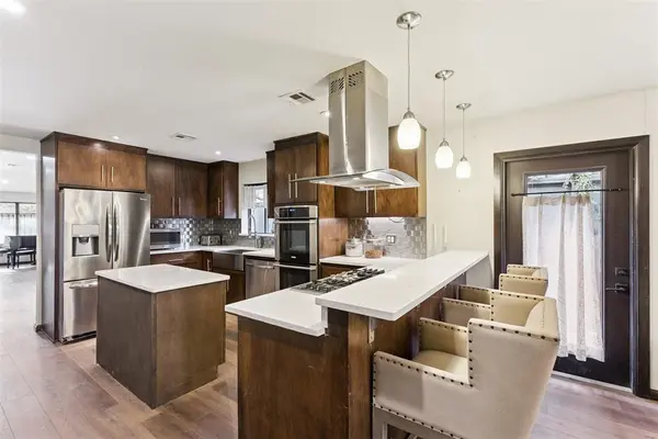 1801 Westminster PL, Nichols Hills, OK 73120