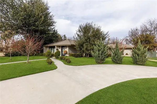 1801 Westminster PL, Nichols Hills, OK 73120