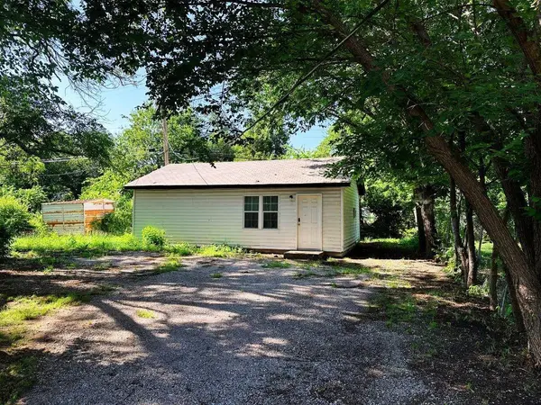 1711 NW Kingsbury AVE, Lawton, OK 73507
