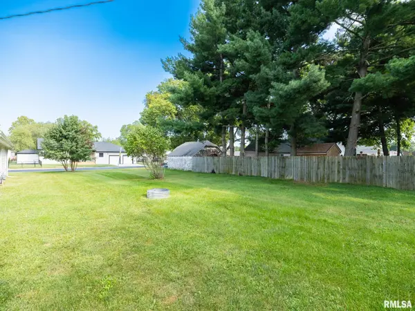 315 3RD ST, South Pekin, IL 61564