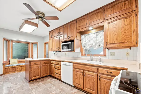 1267 SW Boswell AVE, Topeka, KS 66604