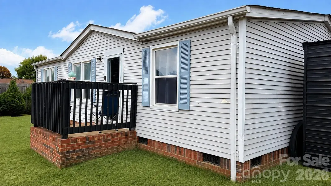1868 Ellick DR, Newton, NC 28658