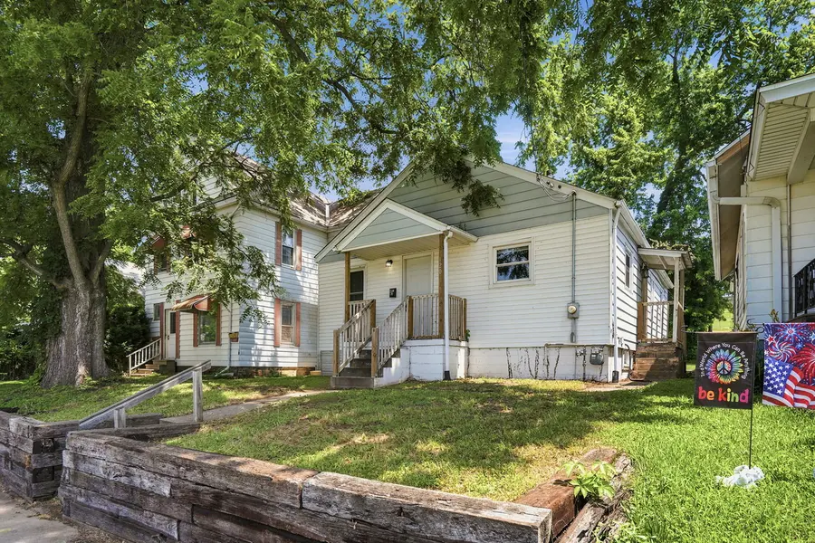 120 20th ST, East Moline, IL 61244