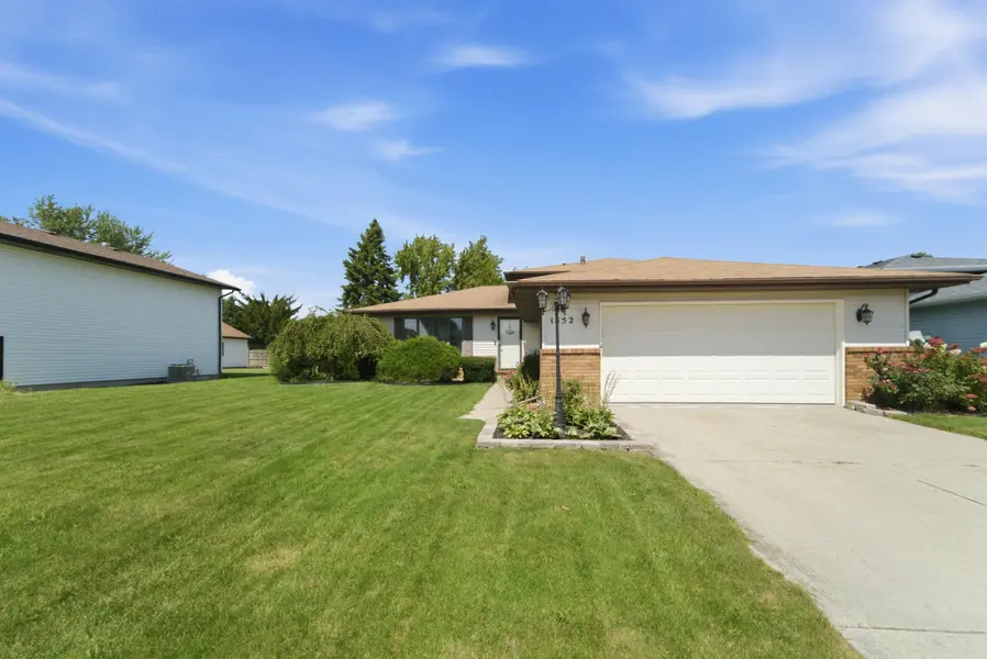 1552 W 99th AVE, Crown Point, IN 46307