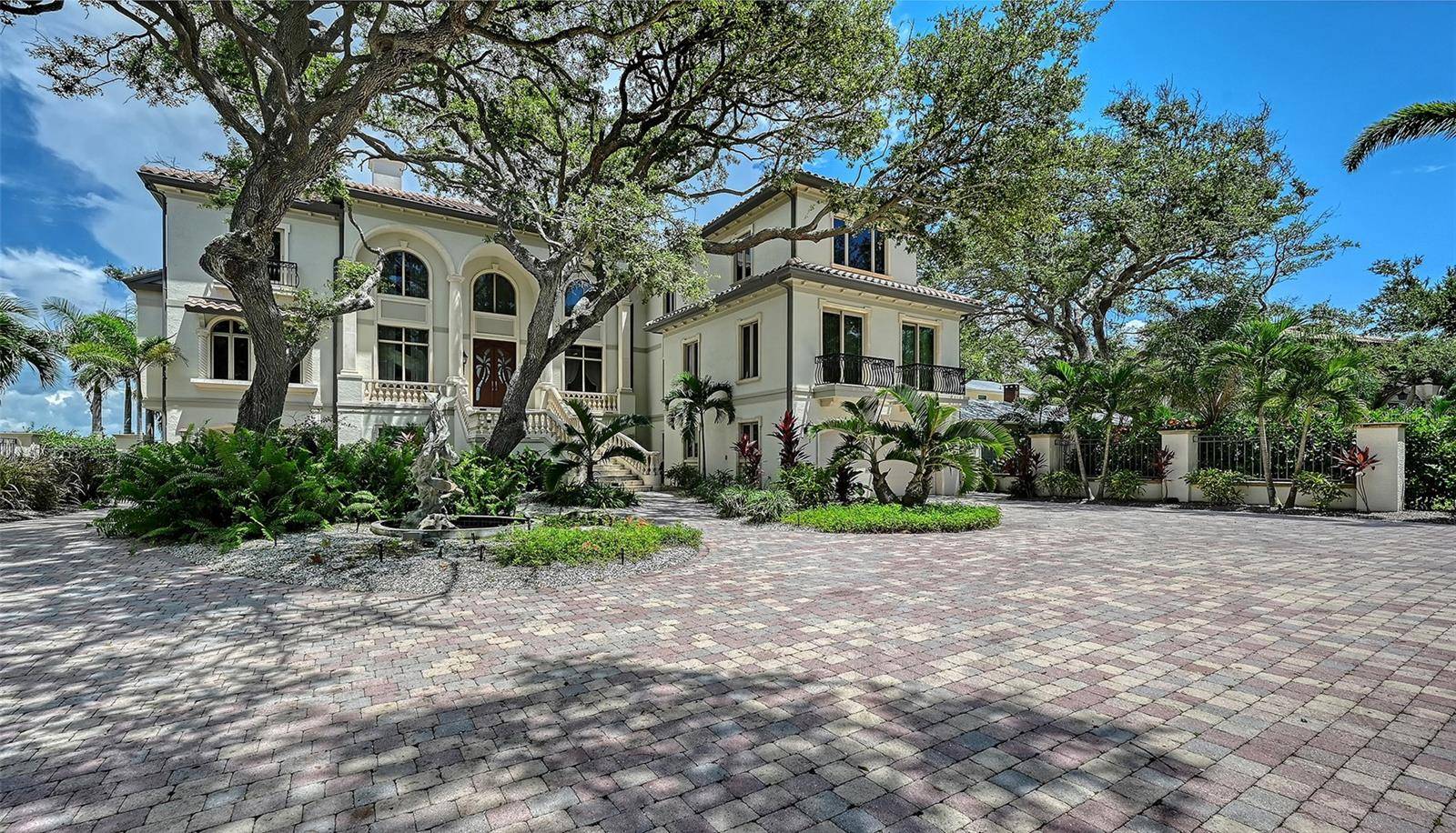 1216 N CASEY KEY RD, Osprey, FL 34229