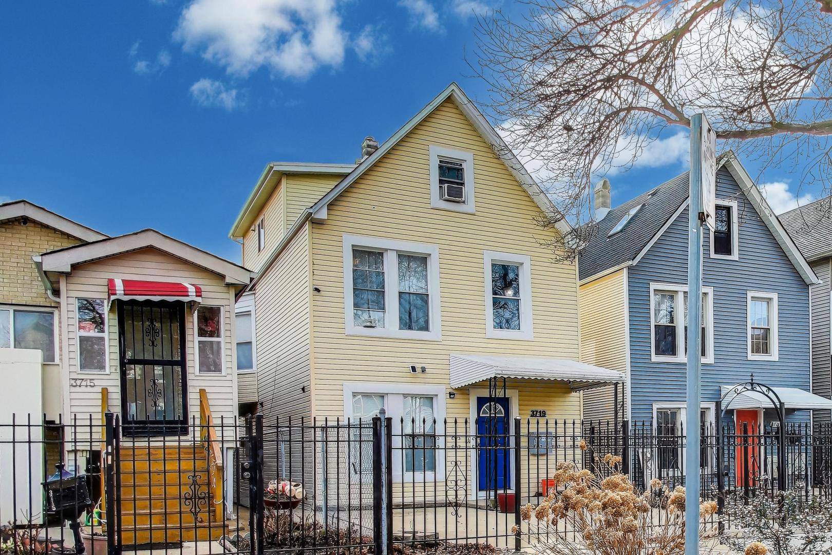 3719 W Palmer ST, Chicago, IL 60647