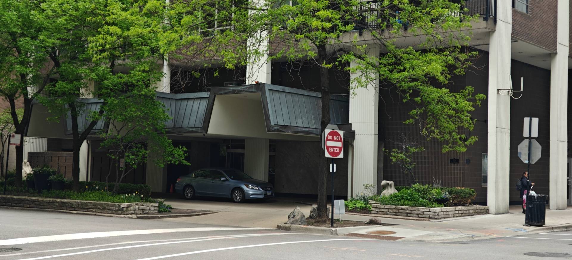 201 E Chestnut ST #17C, Chicago, IL 60611