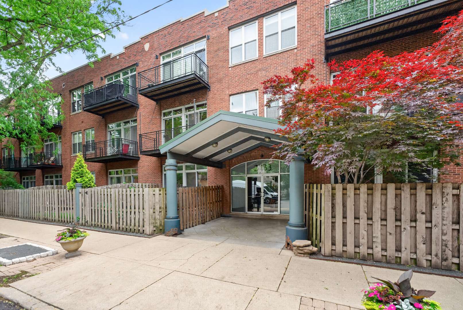 2333 W Saint Paul AVE #300, Chicago, IL 60647