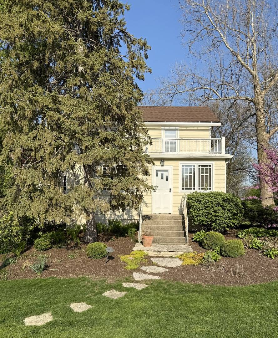 3961 Fairview AVE, Downers Grove, IL 60515