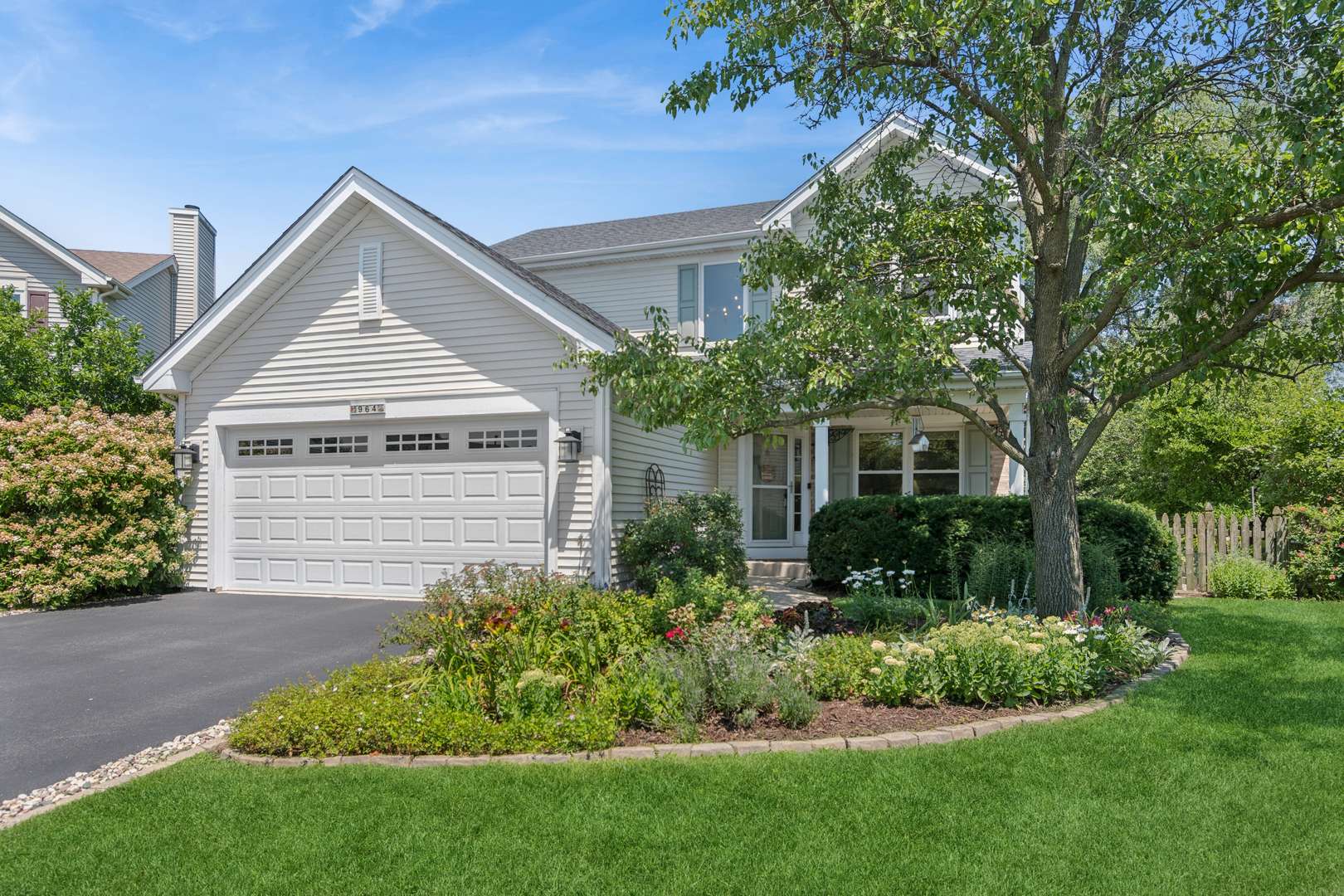 964 Lakestone LN, Aurora, IL 60504