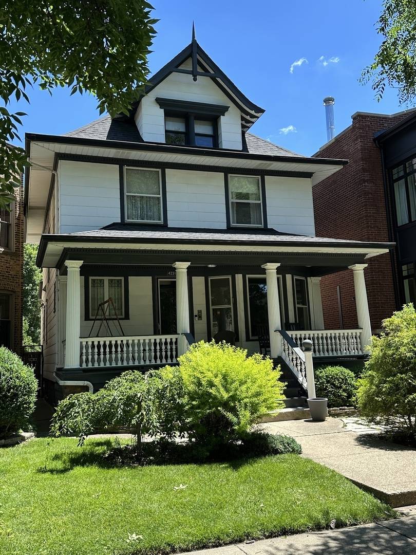 4231 N Winchester AVE, Chicago, IL 60613