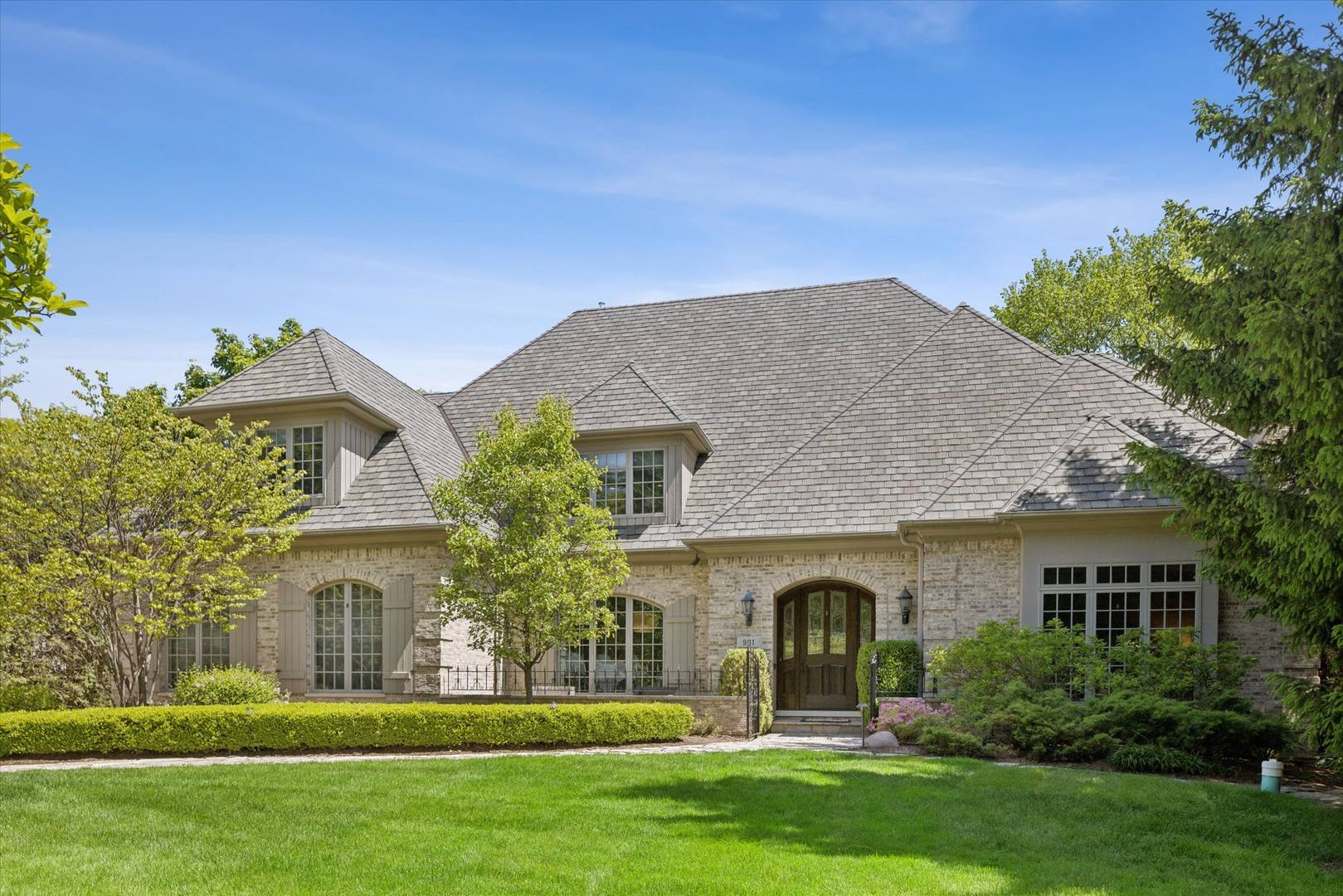 901 Cleveland RD, Hinsdale, IL 60521