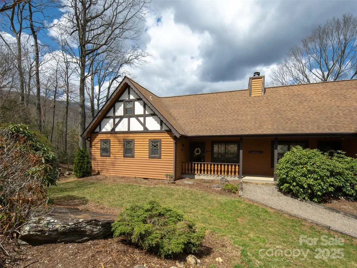 376 Overlook DR #Swiss 1, Burnsville, NC 28714