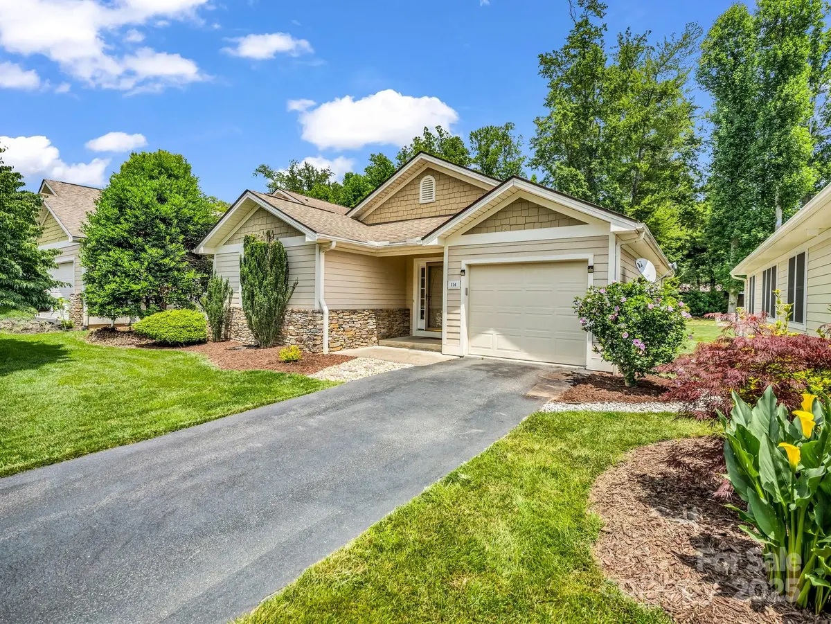 114 Fairway View DR, Etowah, NC 28729
