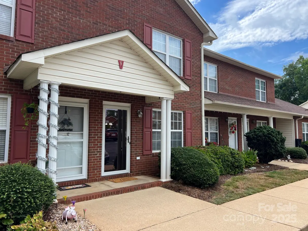 102 Brandywine DR NE, Conover, NC 28613
