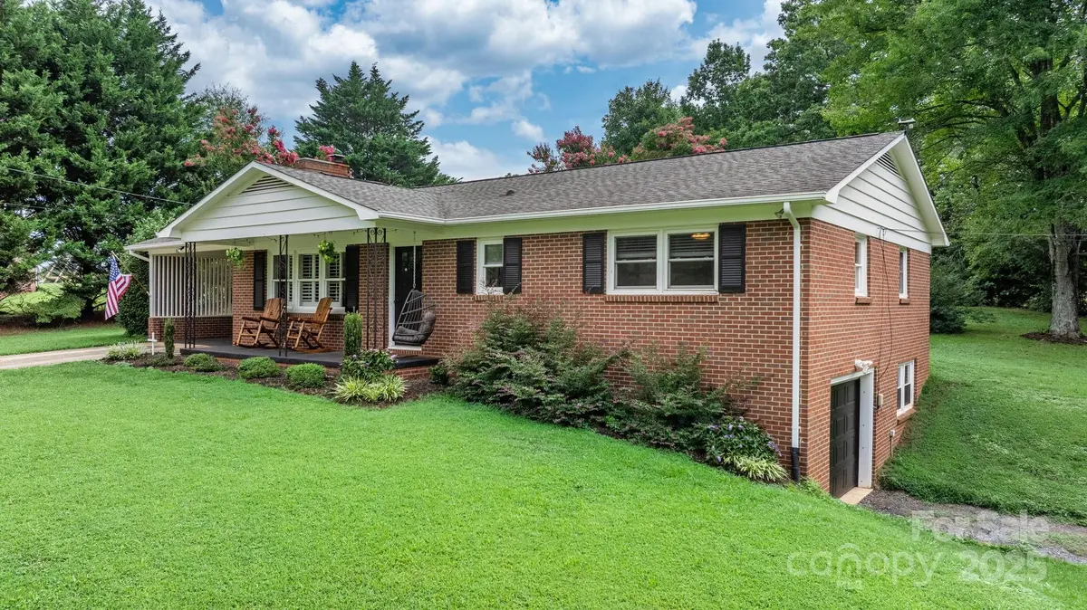 5256 Water Works RD, Granite Falls, NC 28630