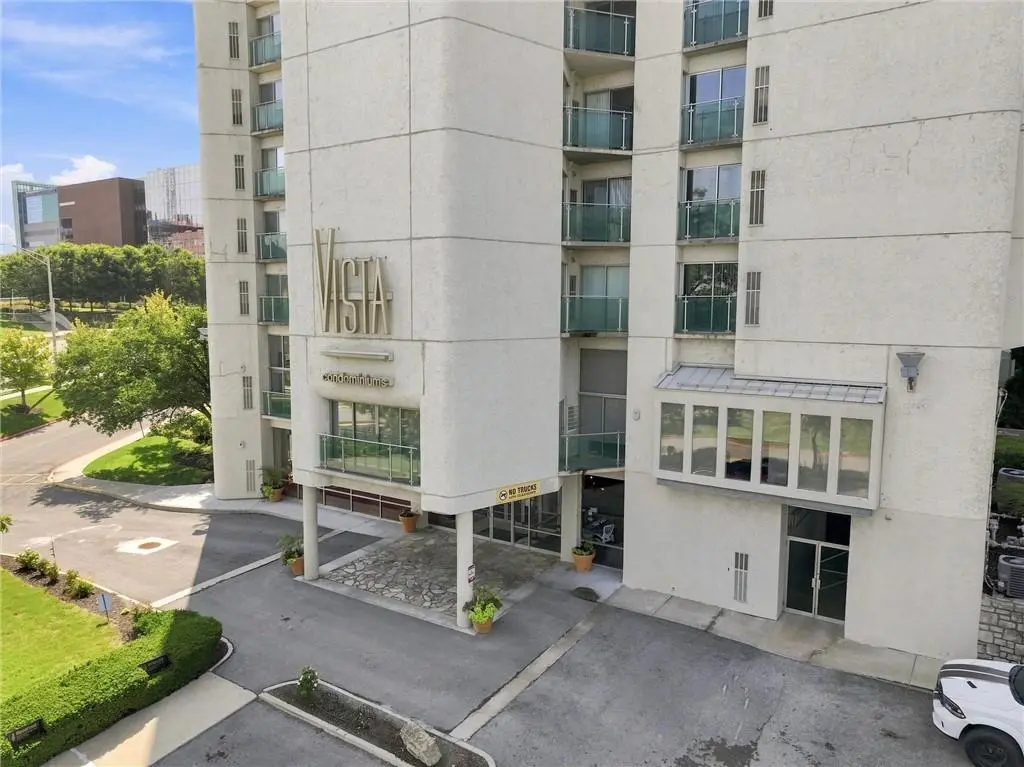 3838 Rainbow BLVD #911, Kansas City, KS 66103