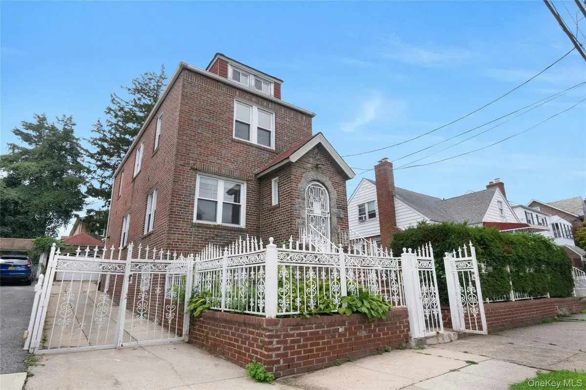 4041 Duryea AVE, Bronx, NY 10466