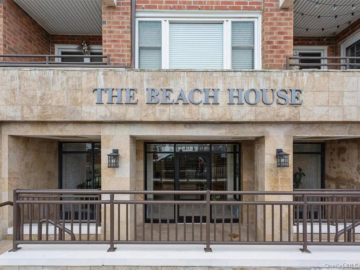 740 E Broadway #1-N, Long Beach, NY 11561