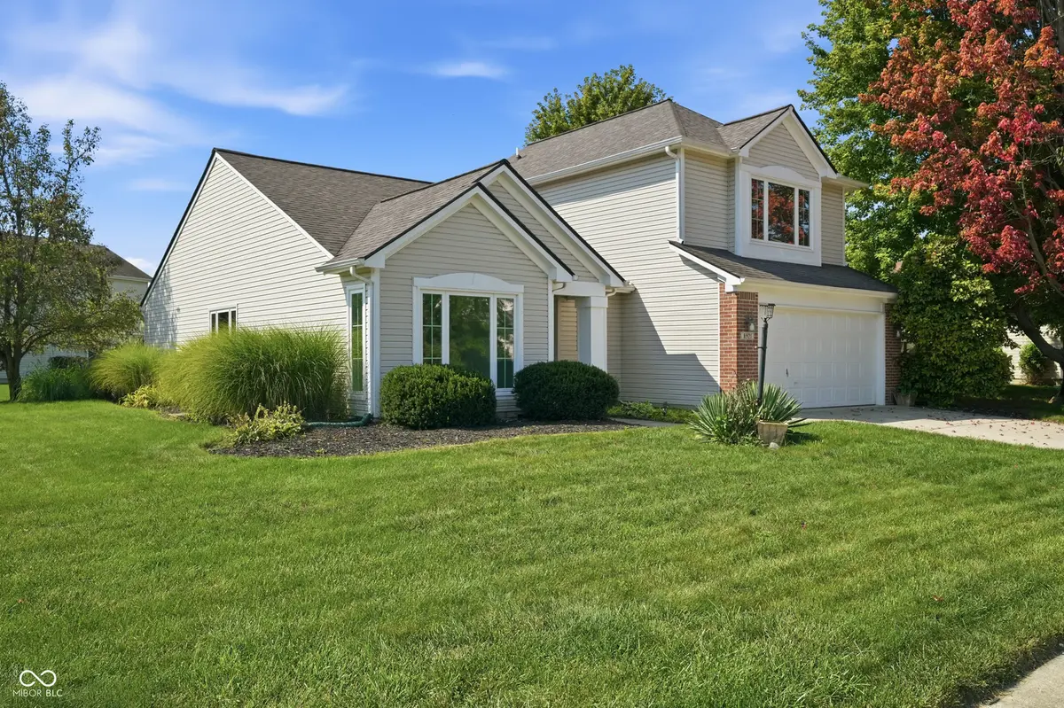 8921 Woodlark DR, Fishers, IN 46038