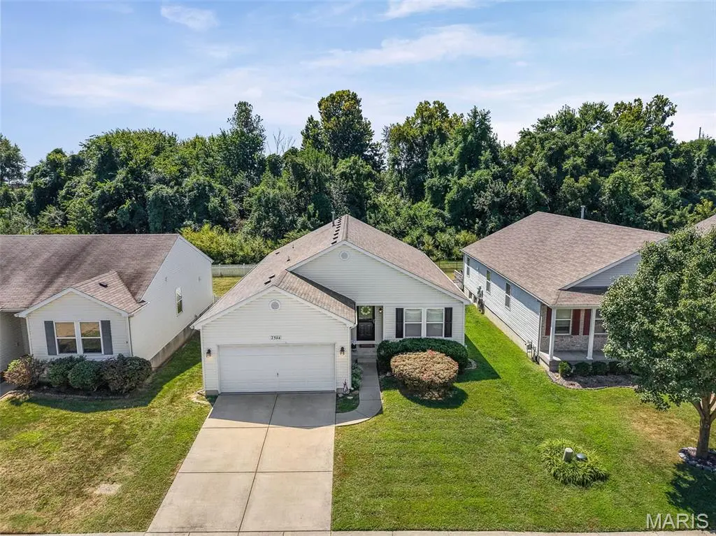 2544 Wintercreek DR, Belleville, IL 62221