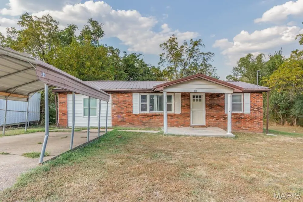 324 11th ST, Crocker, MO 65452