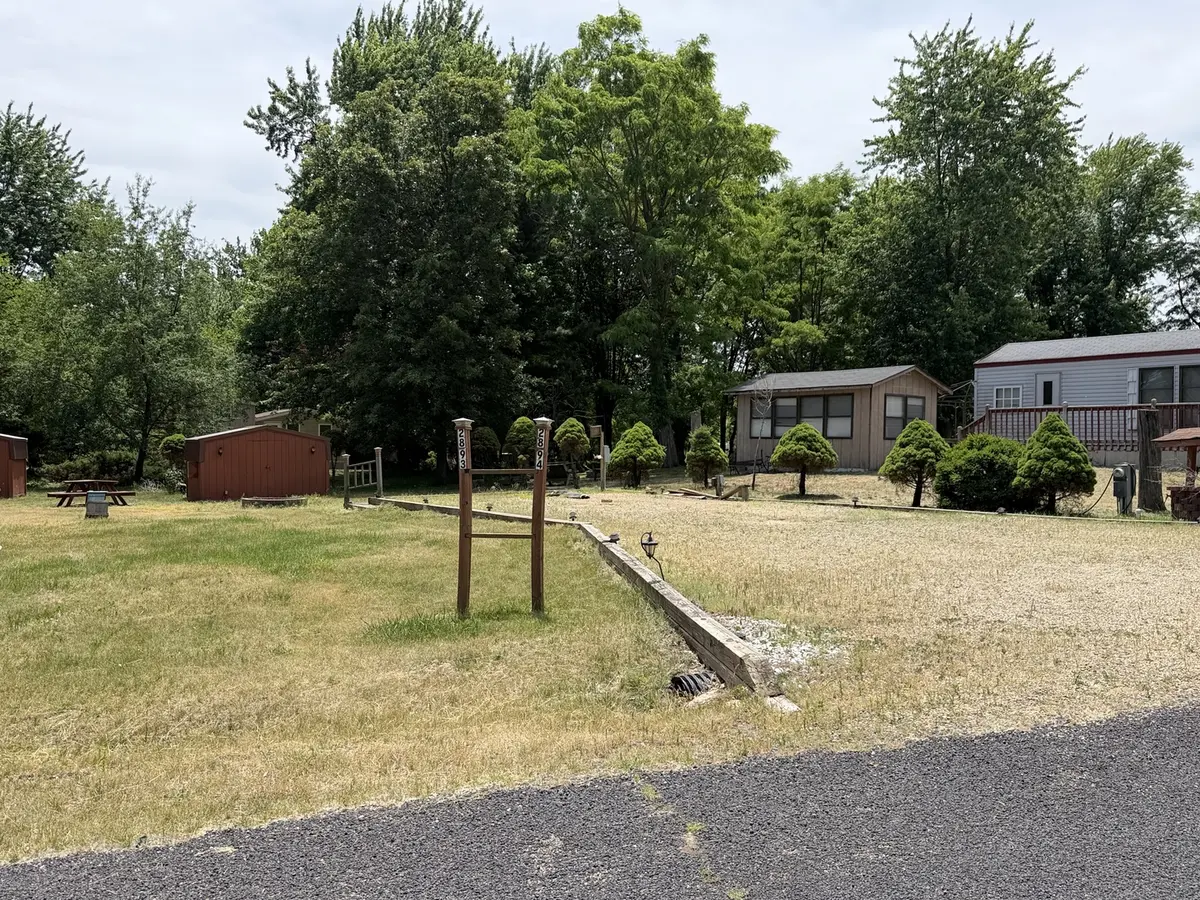 28/94 Woodhaven Lakes, Sublette, IL 61367