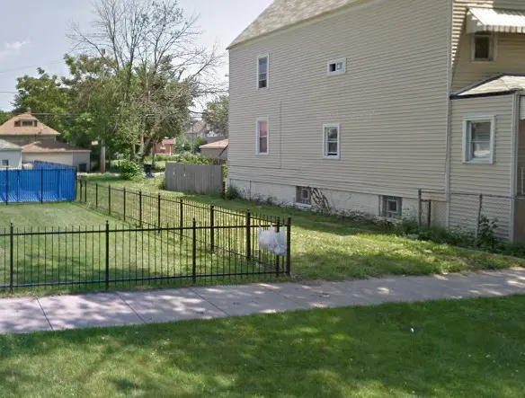 8647 S COLFAX AVE, Chicago, IL 60617